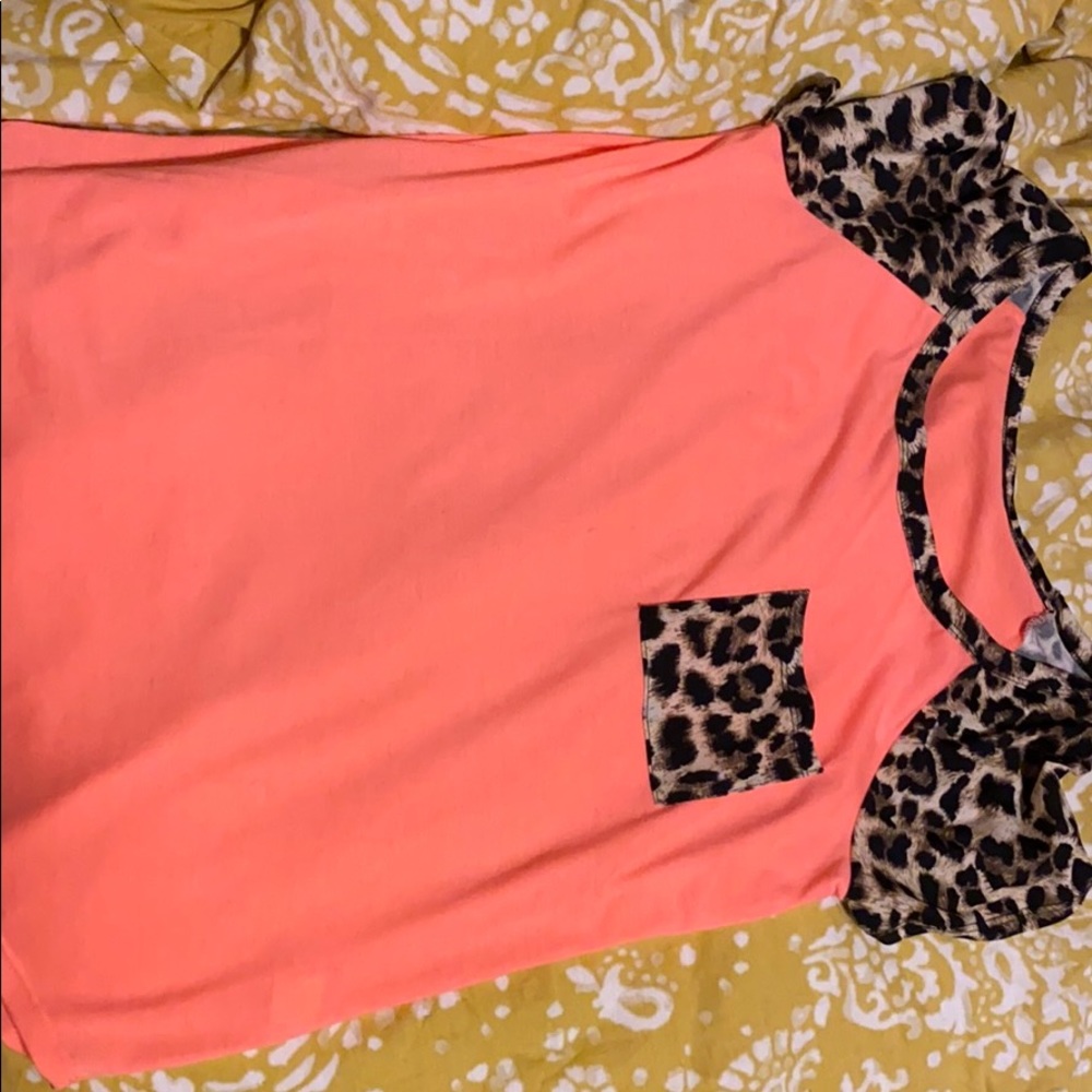 Leopard/hot pink tshirt